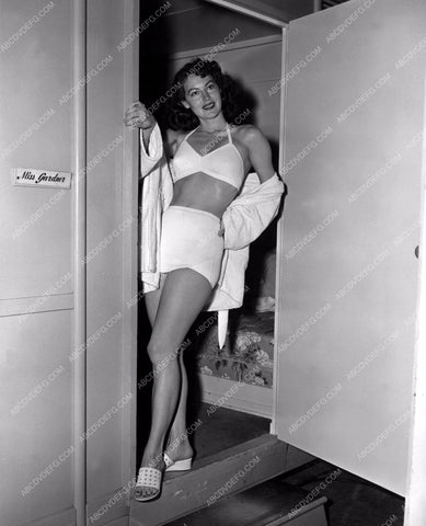 stunning Ava Gardner outside her dressing room 8b20-3024