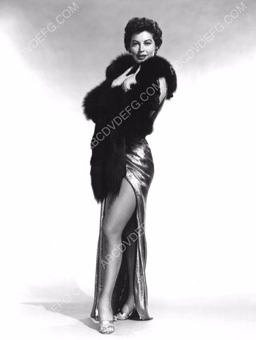 gorgeous Ava Gardner wrapped in fur 8b20-3028