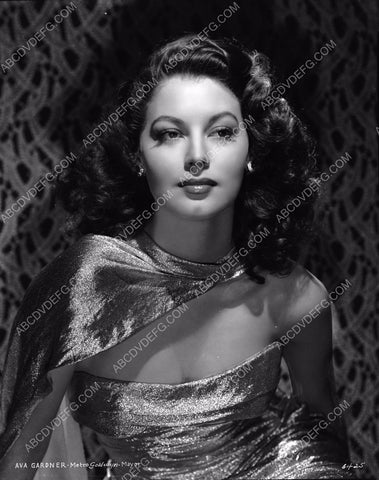 Ava Gardner absolutely stunning portrait 8b20-3057