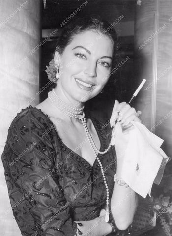Ava Gardner at som film premiere I think 8b20-3097
