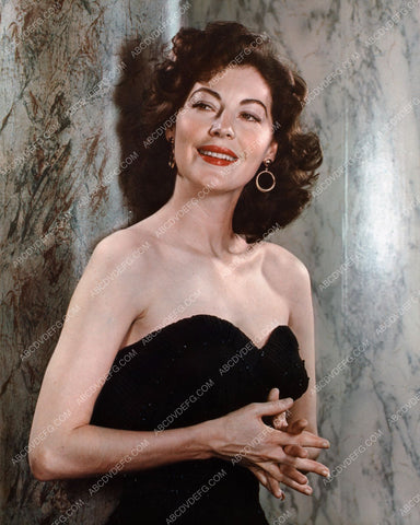 Ava Gardner beautiful in black strapless gown 8b20-3105