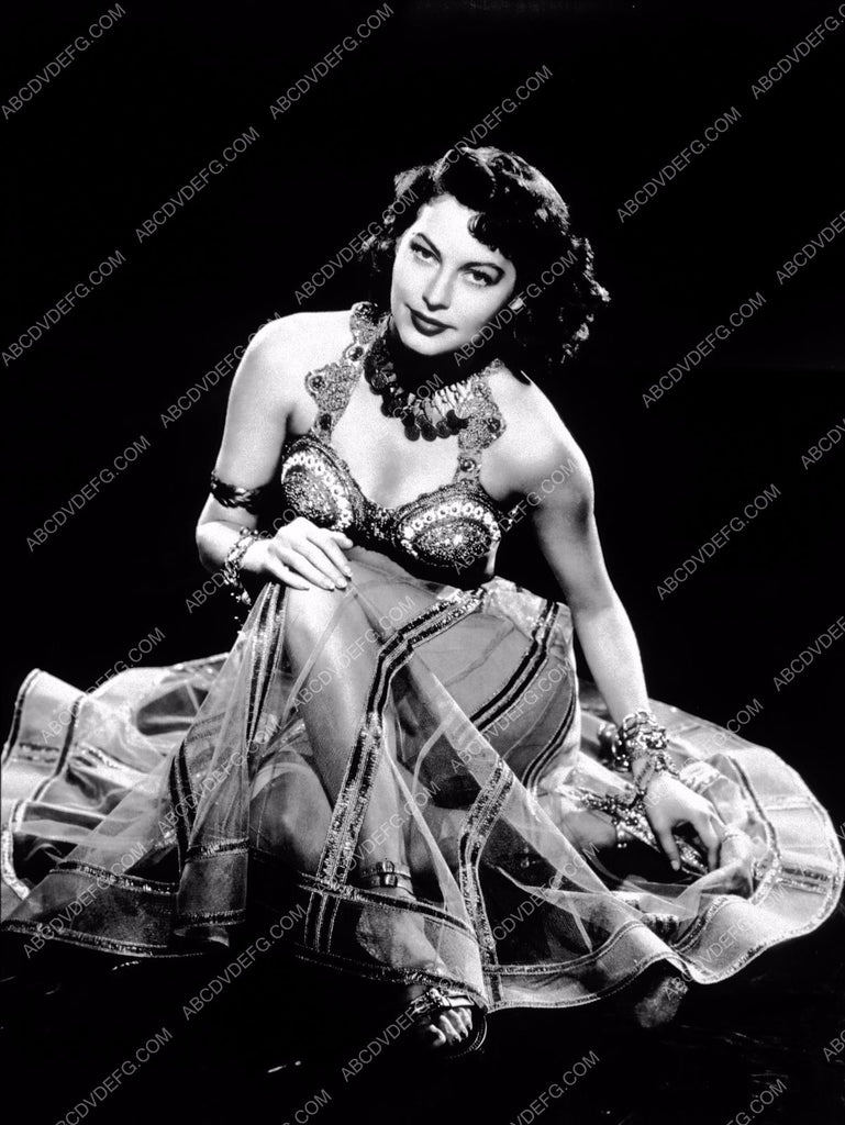 Ava Gardner sexy in harem girl type outfit 8b20-3137