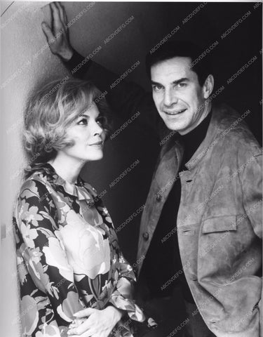 Martin Landau Barbara Bain hanging out and relaxing 8b20-3181