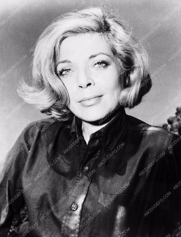 Barbara Bain portrait 8b20-3198