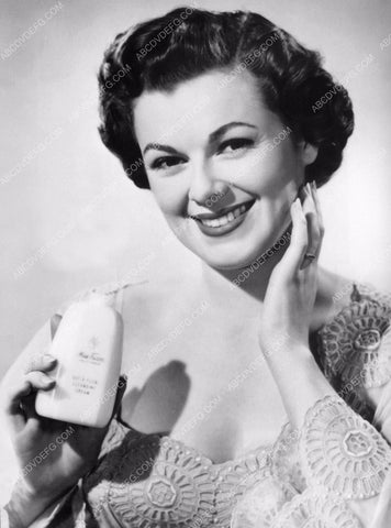 beautiful Barbara Hale using a favorite cosmetic product 8b20-3288