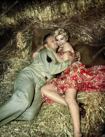 lucky Aldo Ray w Barbara Nichols for roll in the hay 8b20-3369