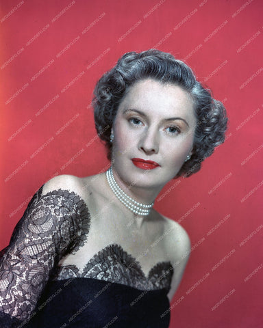 Barbara Stanwyck portrait 8b20-3560