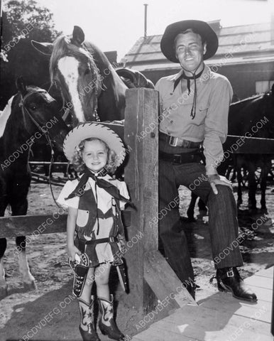 candid Alan Ladd w daughter in cute cowgirl outfit 8b20-3654