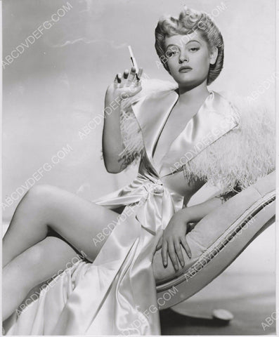 beautiful Alexis Smith w cigarette holder on chaise lounge 8b20-3674