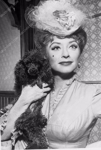 Amanda Blake and cute little poodle dog TV Gunsmoke 8b20-3734