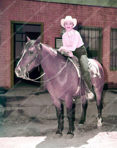 Amanda Blake back in the saddle TV Gunsmoke 8b20-3751