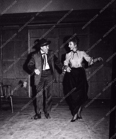 Milburn Stone Amanda Blake behind the scenes TV Gunsmoke 8b20-3753