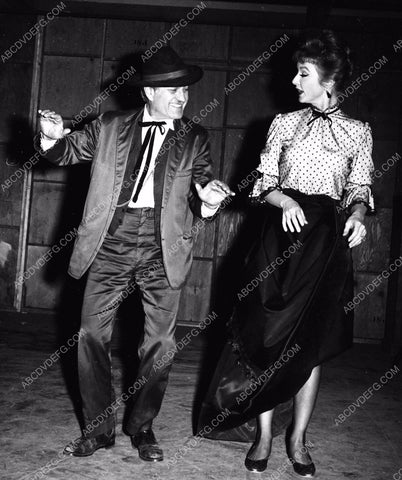 Milburn Stone Amanda Blake behind the scenes TV Gunsmoke 8b20-3754