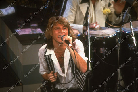 Andy Gibb live on stage 8b20-3794
