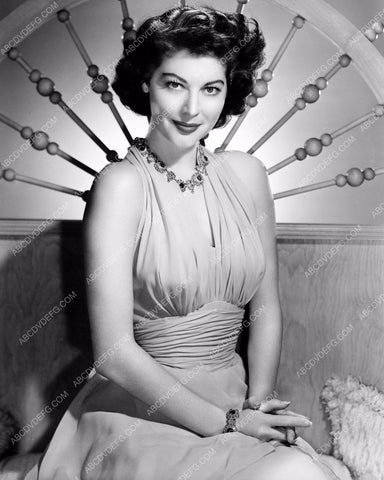 gorgeous Ava Gardner portrait 8b20-3899