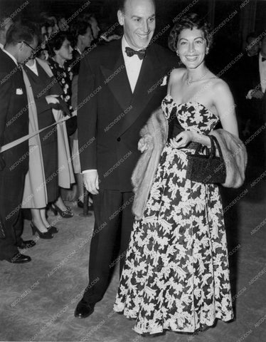 Ava Gardner and date arrive at film premiere 8b20-3907