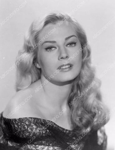 gorgeous Anita Ekberg portrait 8b20-3996