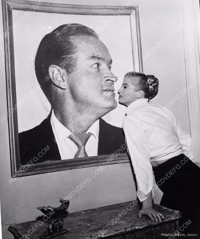 Anita Ekberg daydreams about the sexiest man in the world, Bob Hope 8b20-4001
