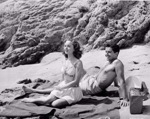 Ann Blyth Farley Granger in swimwear lying in the sand 8b20-4040
