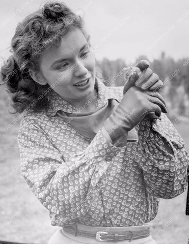 candid Ann Blyth finds a field mouse or something 8b20-4045