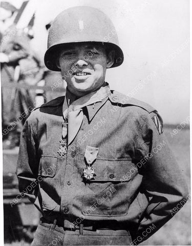 Audie Murphy in uniform portrait 8b20-4424