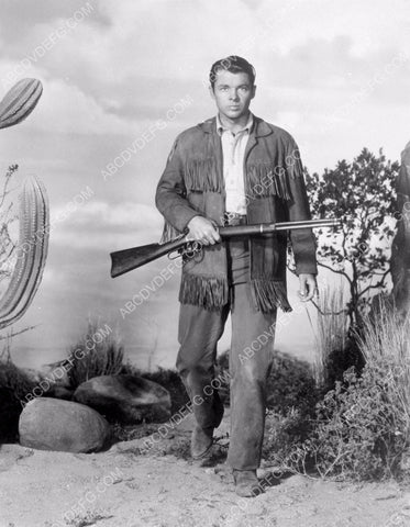Audie Murphy and his trusty Winchester Rifle pic 8b20-4455
