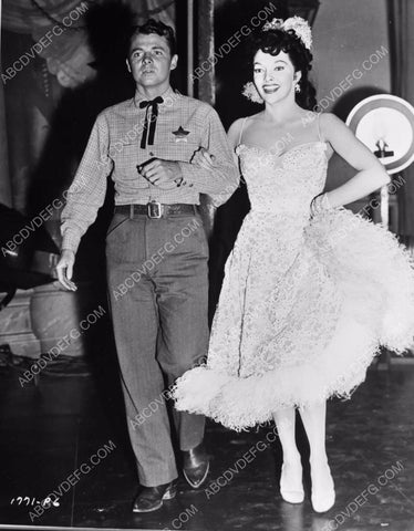 Audie Murphy and costar behind the scenes 8b20-4478
