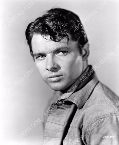 handsome Audie Murphy portrait 8b20-4482