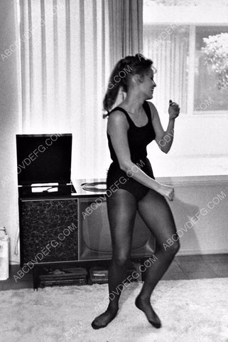 dancer Barrie Chase working out in her living room 8b20-4638