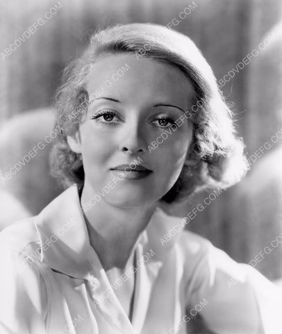 Bette Davis portrait 8b20-4784