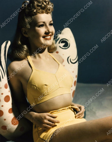 Betty Grable in her new swimsuit portrait 8b20-4824