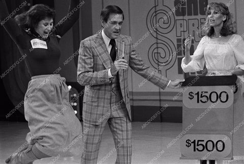 Bob Barker and contestants TV game show The Price is Right 8b20-4898