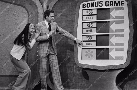 Bob Barker and contestants TV game show The Price is Right 8b20-4901