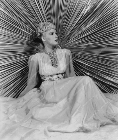 Betty Hutton portrait w cool background 8b20-4915