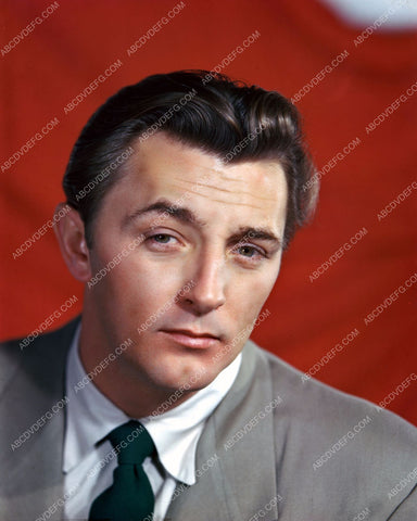 Robert Mitchum portrait 8b20-4978