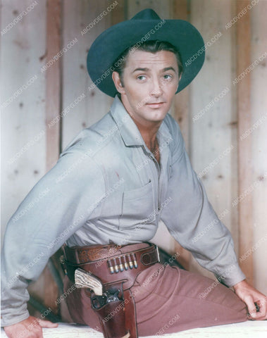 handsome Robert Mitchum western portrait 8b20-5021