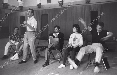 Annette Funicello and others watch Bobby Darin rehearsel 8b20-5095