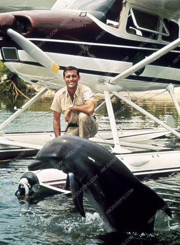 Brian Kelly and dolphin pal TV Flipper 8b20-5201