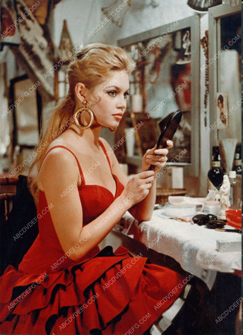 Brigitte Bardot does quick makeup check in dressing room 8b20-5327