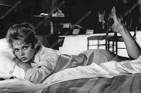 beautiful Brigitte Bardot laying on the bed 8b20-5414