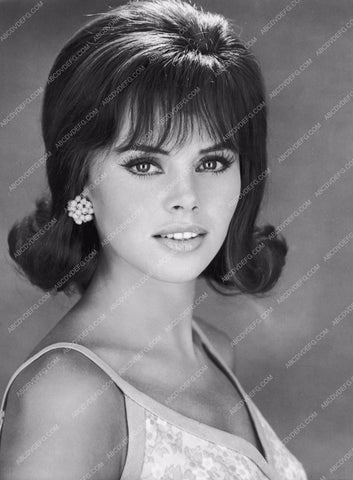 beautiful brunette Britt Ekland portrait 8b20-5427