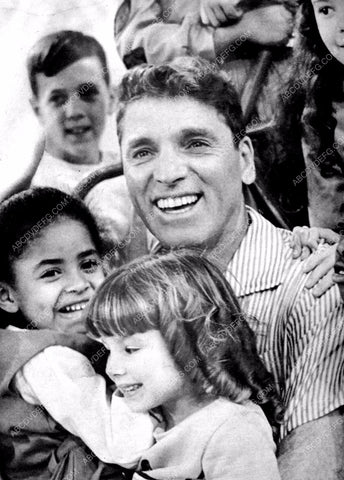 Burt Lancaster hangs with the kids 8b20-5588