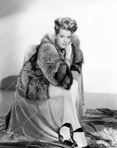 Janis Paige in high heels and fur 8b20-5725