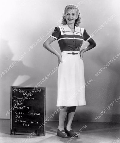 beautiful Carole Landis poses w wardrobe slate 8b20-5908