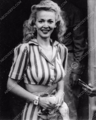 candid Carole Landis pic 8b20-5933