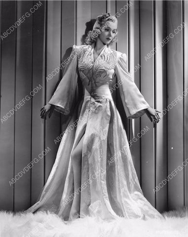 Carole Landis in white dress 8b20-5999