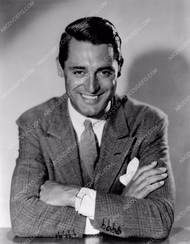 smiling Cary Grant portrait 8b20-6148