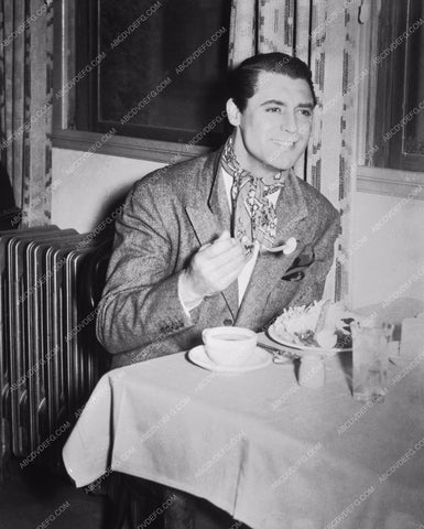 candid Cary Grant in the studio commissary eating lunch 8b20-6202