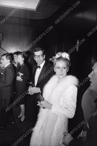 candid Catherine Deneuve arriving somewhere 8b20-6233