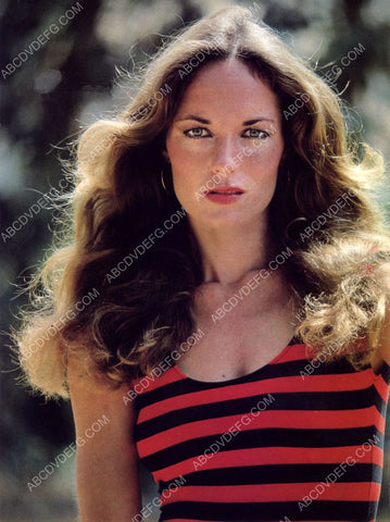 beautiful Catherine Bach outdoors portrait 8b20-6256